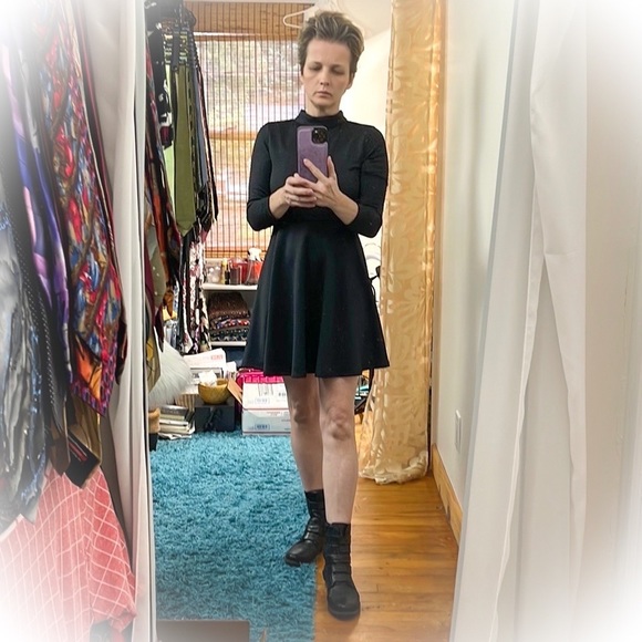 💕NWT Free People LBD key hole in back💕 - Picture 9 of 10